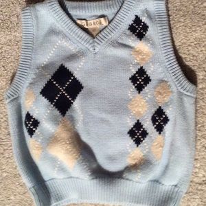 Sweater season for baby boys..❄️💨